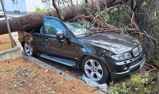 Uništen vam je auto u oluji u Splitu? Evo kako prijaviti štetu