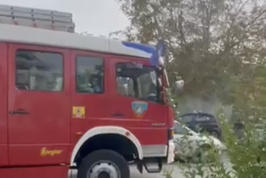 Kod Trešnjevačkog trga se zapalio auto