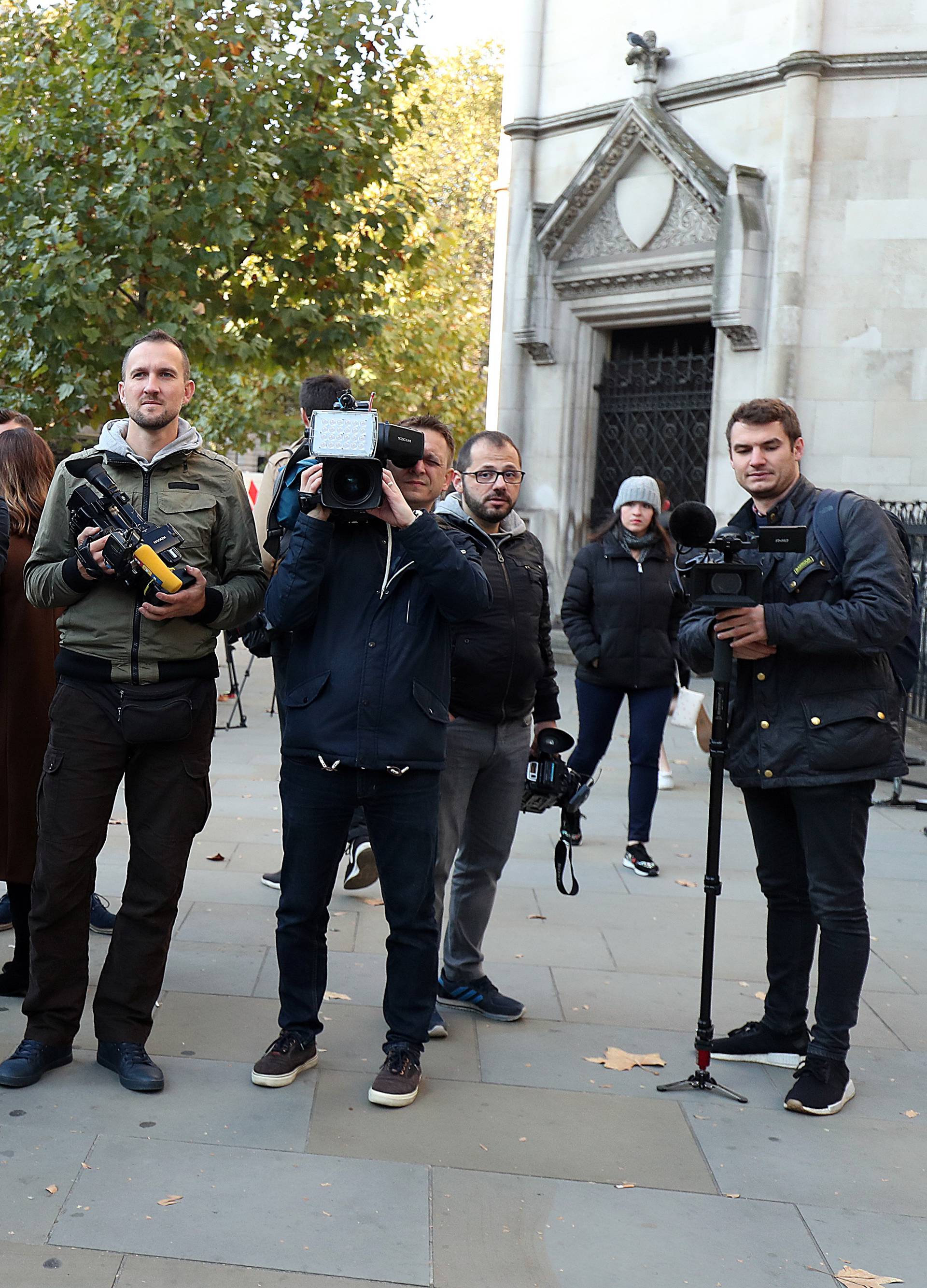 London: TodoriÄ izbjegao novinare i uÅ¡ao u zgradu Visokog suda na sporedni ulaz