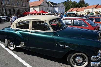 FOTO Oldtimer susret u Požegi