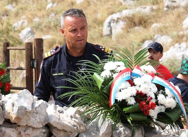 Šibenik:Na Kornatima obilježena 19. godišnjica tragedije u kojoj je poginulo 12 vatrogasaca