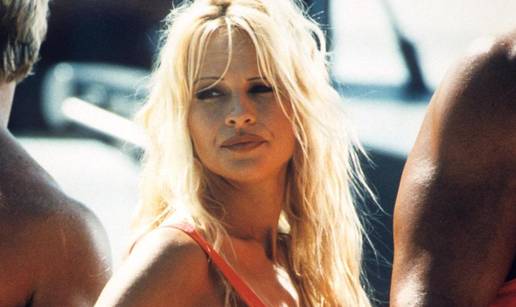 FOTO Pamela Anderson bila je najve&cacute;i seks-simbol na svijetu: Pogledajte kako se mijenjala