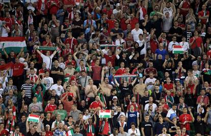 Mađarski huligani napali su izbjeglice, ozlijeđeno ih 30-ak