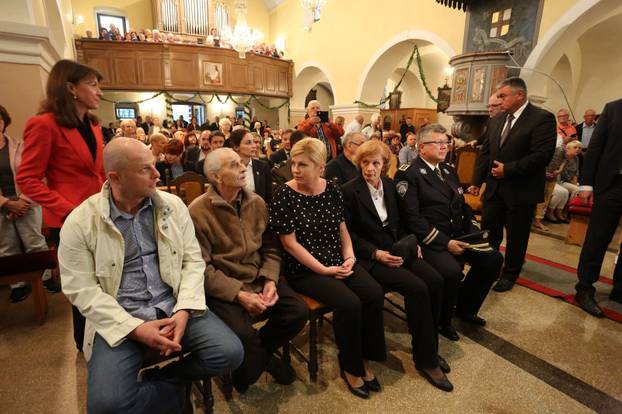 Rijeka: Predsjednica Grabar-KitaroviÄ s roditeljima na misi prigodom blagdama svetog Mihovila