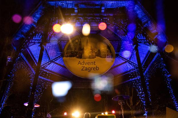 Paljenjem lampica na Zrinjevcu započeo Advent u Zagrebu