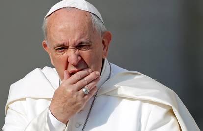 Papa Franjo je zapeo u liftu: Morali ga osloboditi vatrogasci