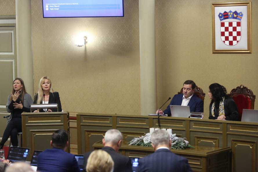 Zagreb: Nakon brojnih stanki poÄela rasprava o proraÄunu za 2019. godinu
