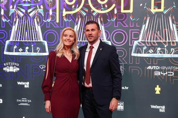 Split: Dolazak uzvanika na svečanu dodjelu 33. glazbene nagrade Porin