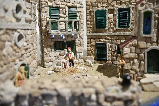 Dugo Selo: Izložba Božićnih jaslica