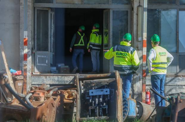 Zagreb: Bageri ruše popratni dio Vjesnikovog nebodera