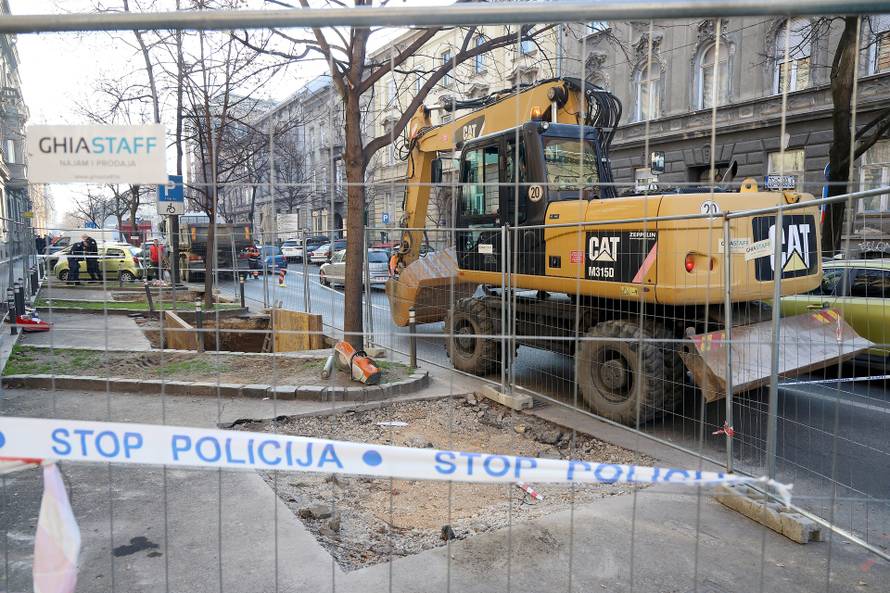 Zagreb: Pod jakim policijskim osiguranjem nastavljena izgradnja podzemnih spremnika u Žerjavićeva