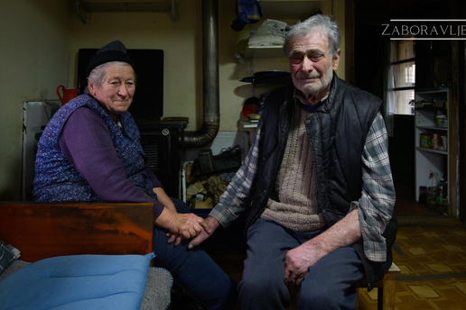 Odsje&ccaron;eni u ku&cacute;i staroj stolje&cacute;e i pol: Stavimo bijelu krpu pokraj puta da nas ljudi mogu prona&cacute;i