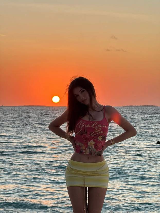 FOTO 'Nije lako imati velike grudi – žene su ljubomorne i ostavljaju zlobne komentare'