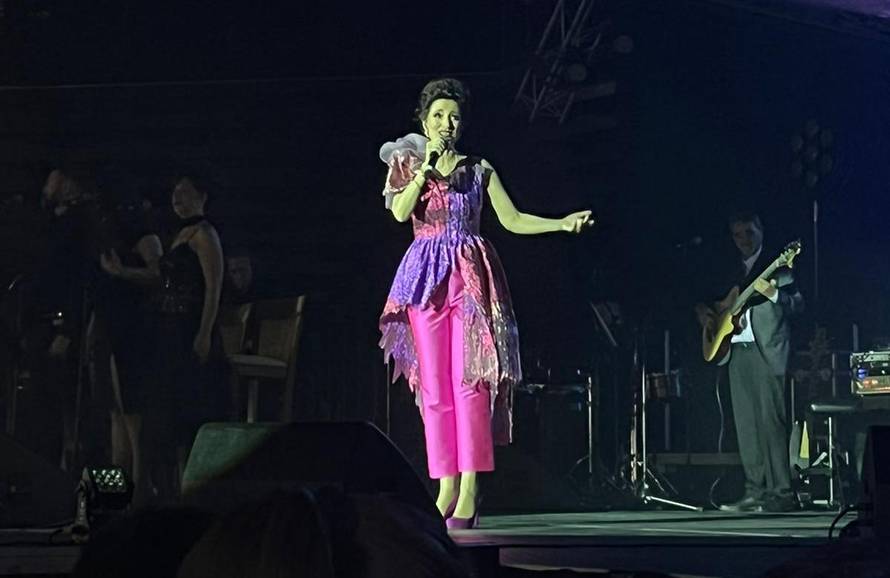 Doris Dragović podijelila fotku iz 80-ih pa se prisjetila dueta s legendarnim pjevačem Mišom