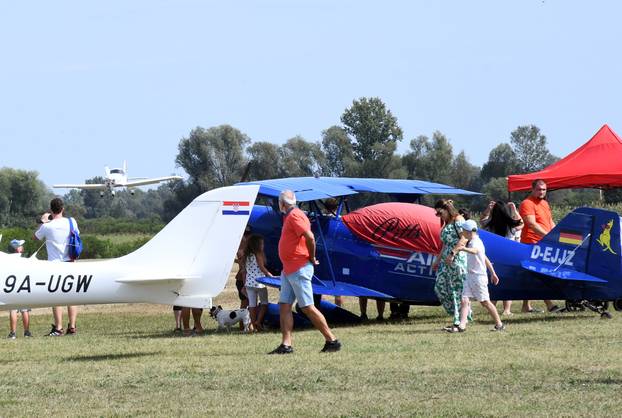 Aeromiting Sisak 2024. memorijalni aeromiting Marijan Celjak