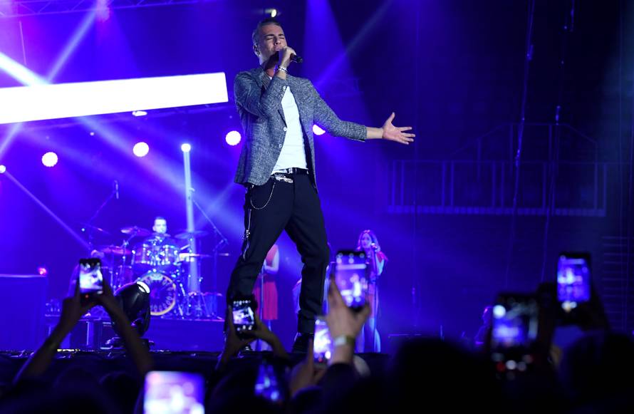 Zagreb: Å½eljko JoksimoviÄ odrÅ¾ao koncert u prepunoj Areni Zagreb