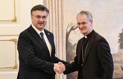 Plenković nadbiskupu Kutleši: Neka vam radost božićne poruke podari snage u poslanju