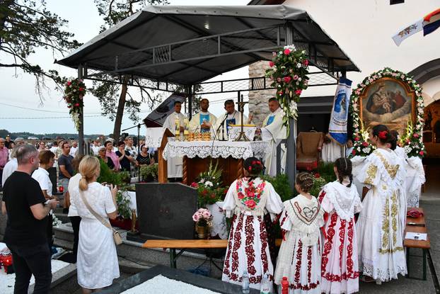 Kloštar: Tradicionalno predvečerje Velike Gospe