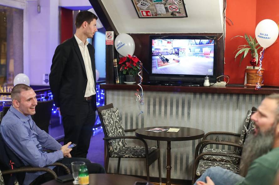 Zagreb: Izborni stožer Ivana Pernara