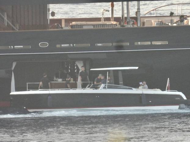 Jeff Bezos uoči svadbe stoljeća uživa u Hrvatskoj sa zaručnicom Lauren Sanchez