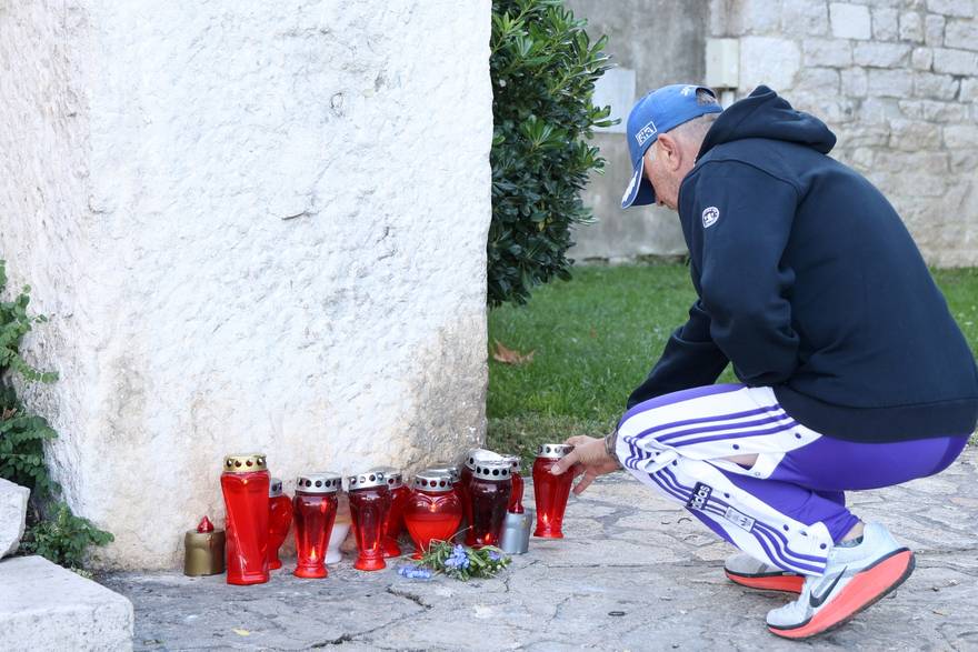 Šibenik je zavijen u crno nakon tragedije na svadbi, ljudi pale svijeće