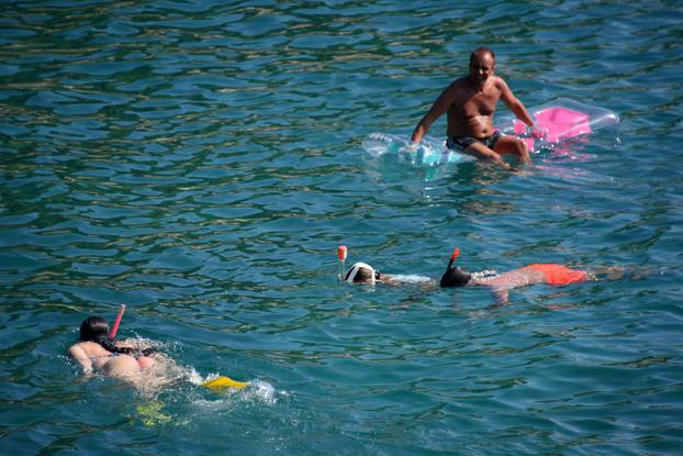 Svi se skidaju, kako i ne bi! U 6 sati Dubrovnik se probudio na nestvarnih 34°C, a Split na 32°C