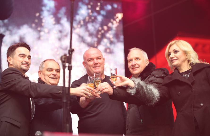 Pogledajte kako se Nova čekala u Zagrebu, Splitu, Zadru...