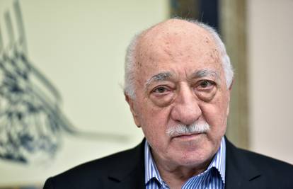 Turci tragaju za još 1000 ljudi, sumnjiče ih za veze s Gulenom