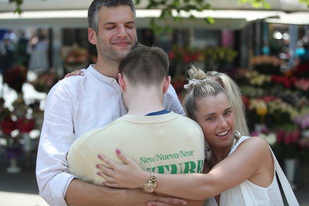 Zagreb: Performans Studija jednog zagrljaja 