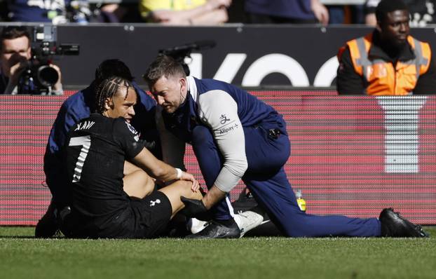Premier League - Wolverhampton Wanderers v Tottenham Hotspur