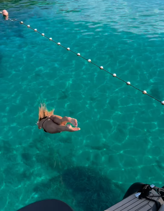 FOTO Ma, kakva jesen! Njima je još vruće! Seksi mama Renata i Žanamari oduševile u tangama