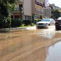 U Vrgorcu eksplodirala glavna vodovodna cijev: Grad bez pitke vode, poplavljena prometnica