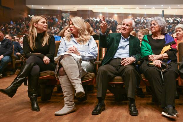 Zagreb: Iva Todorić i Ivo Josipović na koncertu Almire Medunjanin