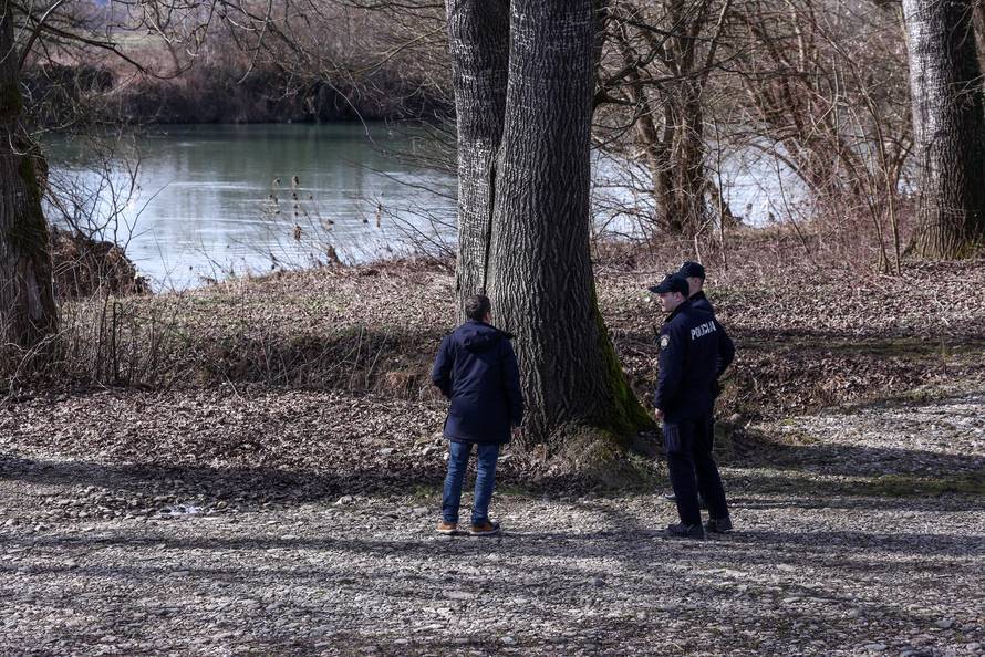 Hrvatska Kostajnica: Pri prevrtanju čamca u Rijeci Uni jedna je osoba poginula