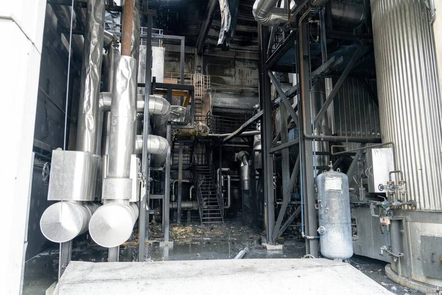 Gorjela velika tvornica parketa u Ogulinu