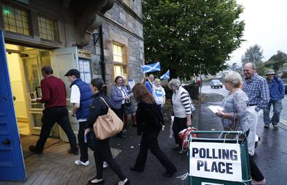 Za ostanak je 53 posto Škota: Incidenti na biračkim mjestima 