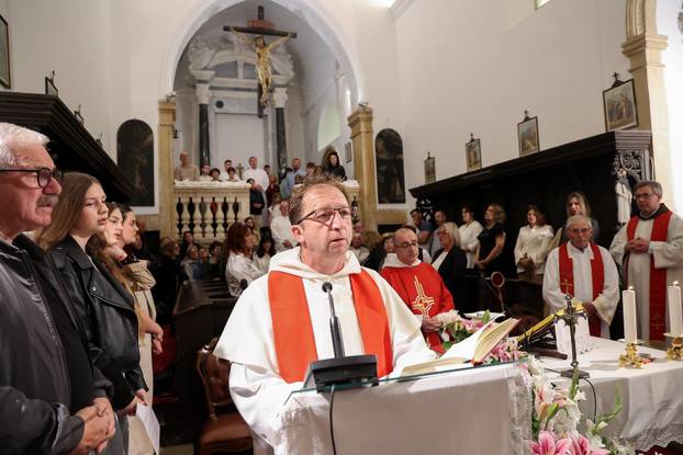 Trogir: Jedinstveni blagdan Suhi Petak u svetištu sv. Križ na Čiovu