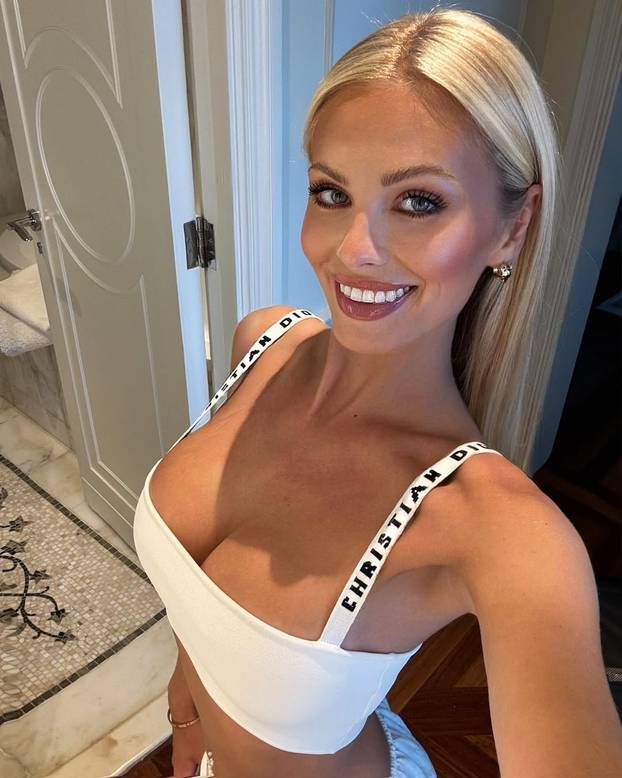 FOTO Anet nazivaju najljepšom Čehinjom. Putuje svijetom i uživa na egzotičnim lokacijama