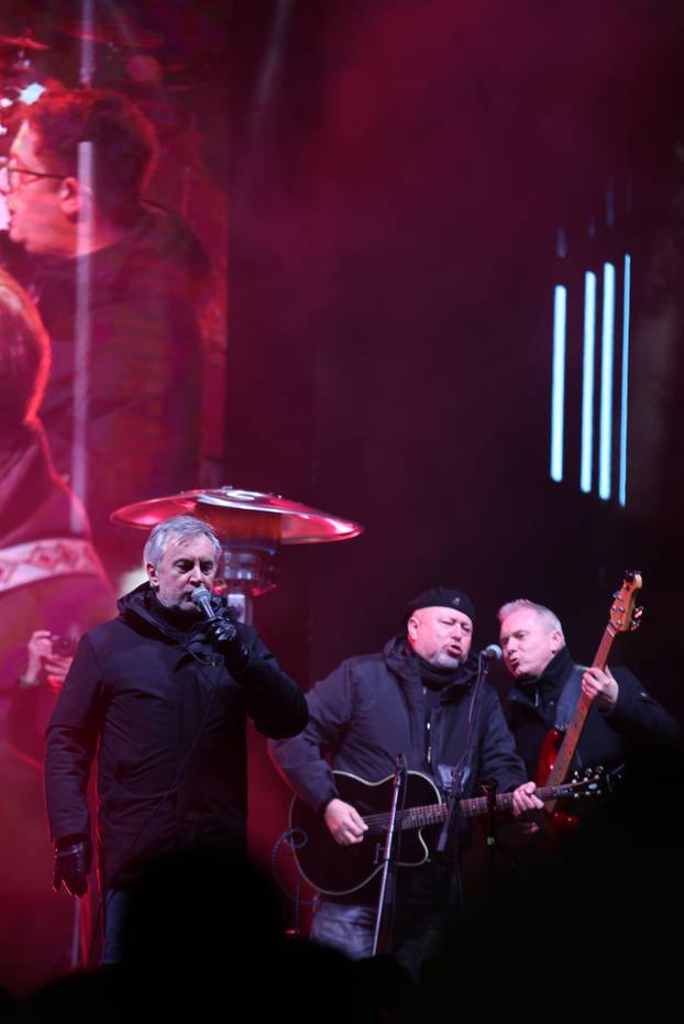 Osječani i njihovi gosti u novu 2026. godinu ušli su uz zvukove legendarnog Miroslava Škore