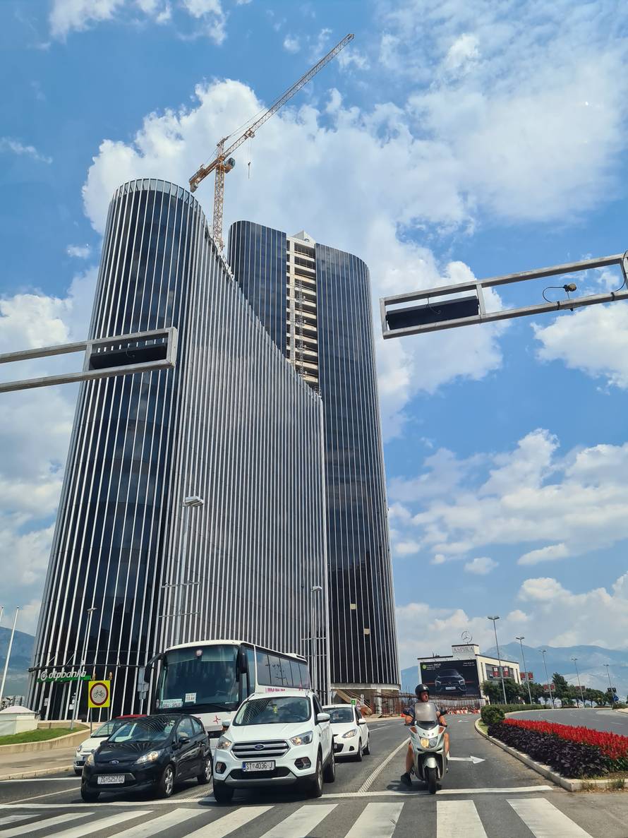 Kako je krenulo, splitski West Gate će na vrhu dobiti vikendicu