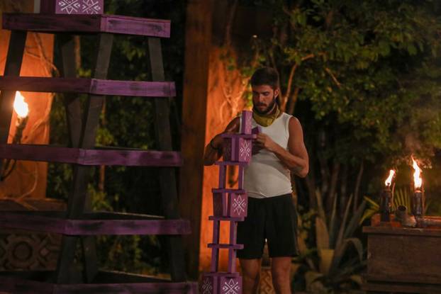 FOTO Hrvatice poludjele za ovim frajerom iz backstagea Lime Lena na Dori: Evo tko je on!