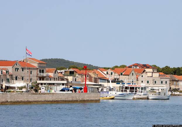 FOTO Krapanj je najniži i najmanji naseljeni hrvatski otok na Jadranu