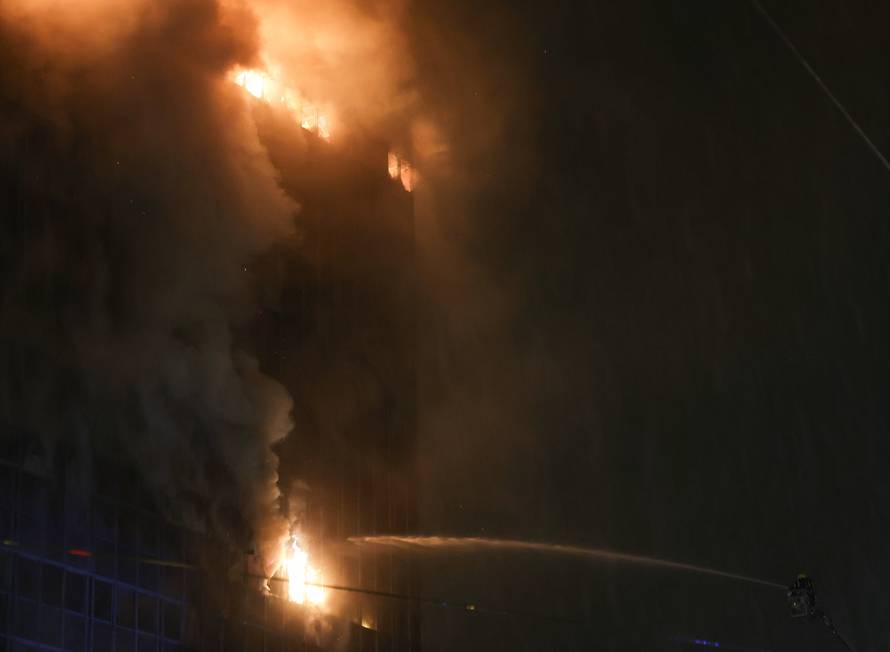 Zagreb: Pozar u Vjesnikovom neboderu