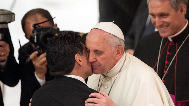 Papa Franjo: Diego je bio poeta na terenu, ali i krhak čovjek...