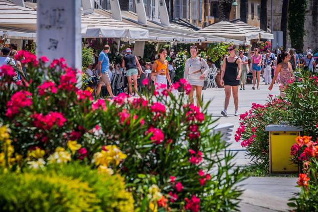 Split: Grad je pun turista uoči početka  Ultra Europe 2023 Festivala