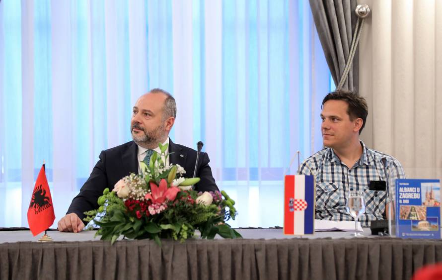 Zagreb:  Promocija knjige Albanci u Zagrebu I. dio 