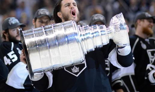 Kingsi uzeli svoj prvi Stanley Cup, naslov čekali 45 godina