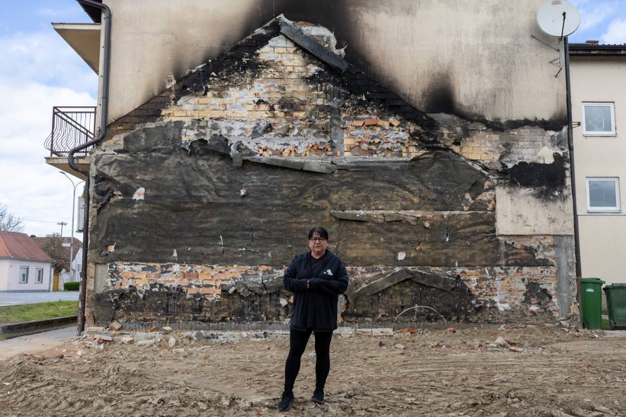 Donji Miholjac: Uklonjena obiteljska kuća koja je u potpunosti izgorjela