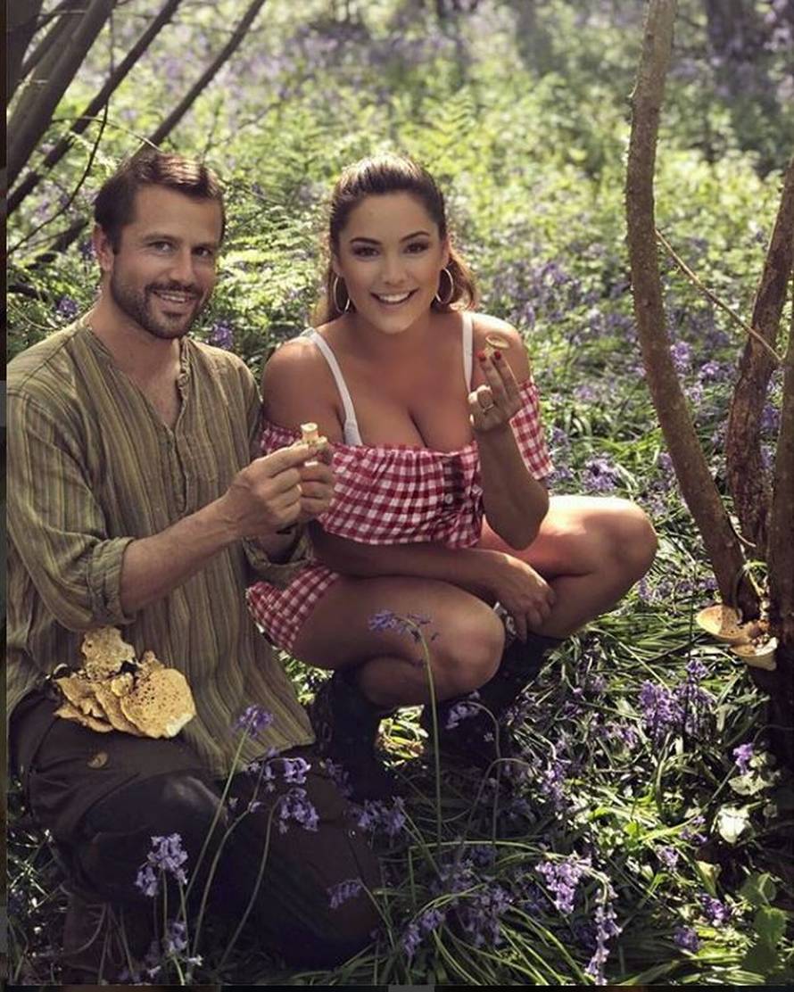 Model Kelly Brook: 'Dečko mi kontrolira što jedem i pijem...'