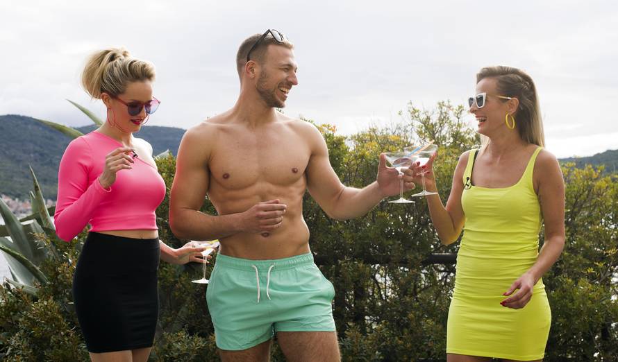 Bivše kandidatkinje predviđaju: 'Miju privlače Nuša i Mihaela'